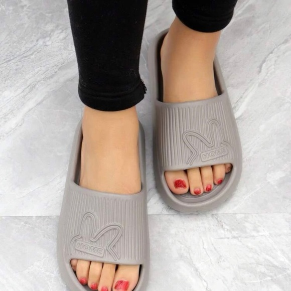 Women Good Bear Graphic Pink or Grey Slides *NEW* - Picture 10 of 13